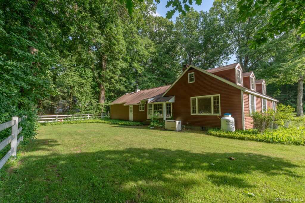 8 Carroll Street, Rosendale, NY 12486 - Photo 38 of 41