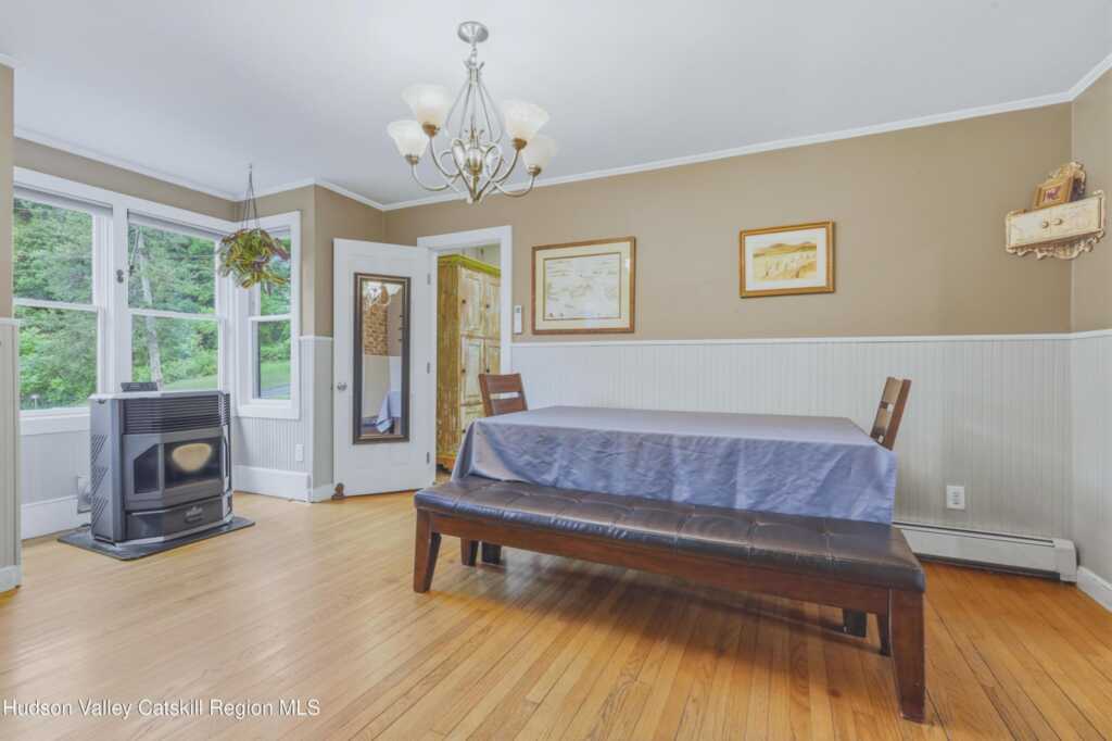 28 Railroad Avenue, Saugerties, NY 12477 - Photo 10 of 40