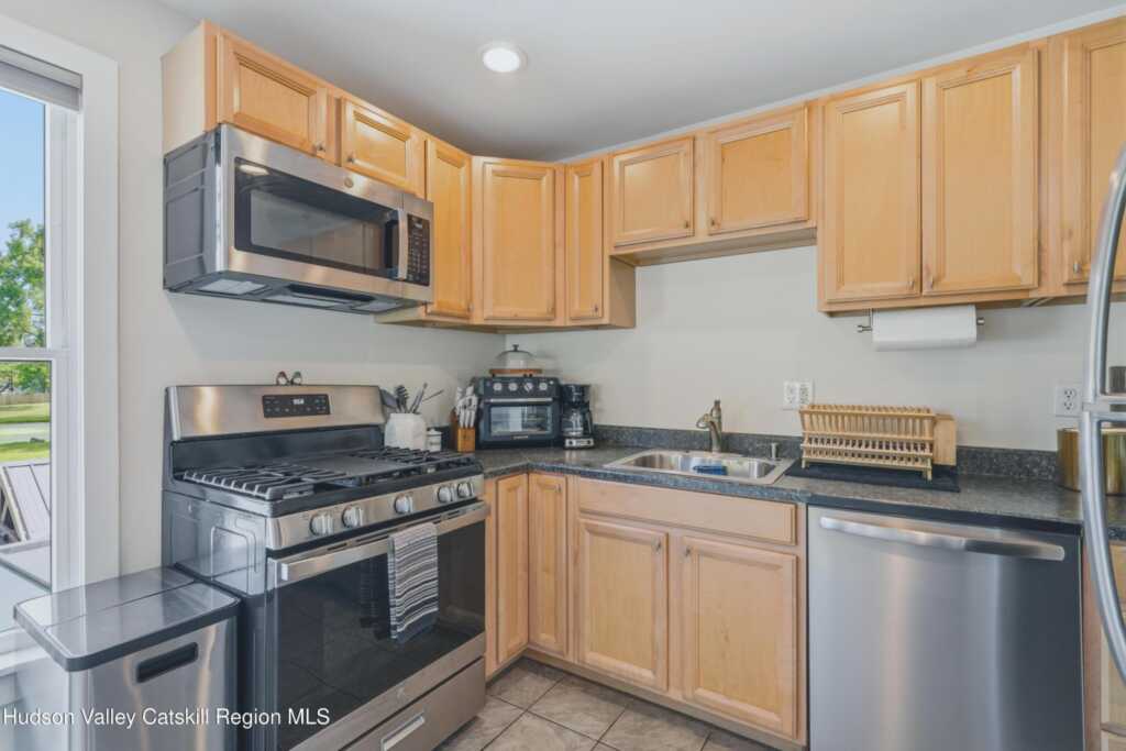 28 Railroad Avenue, Saugerties, NY 12477 - Photo 24 of 40