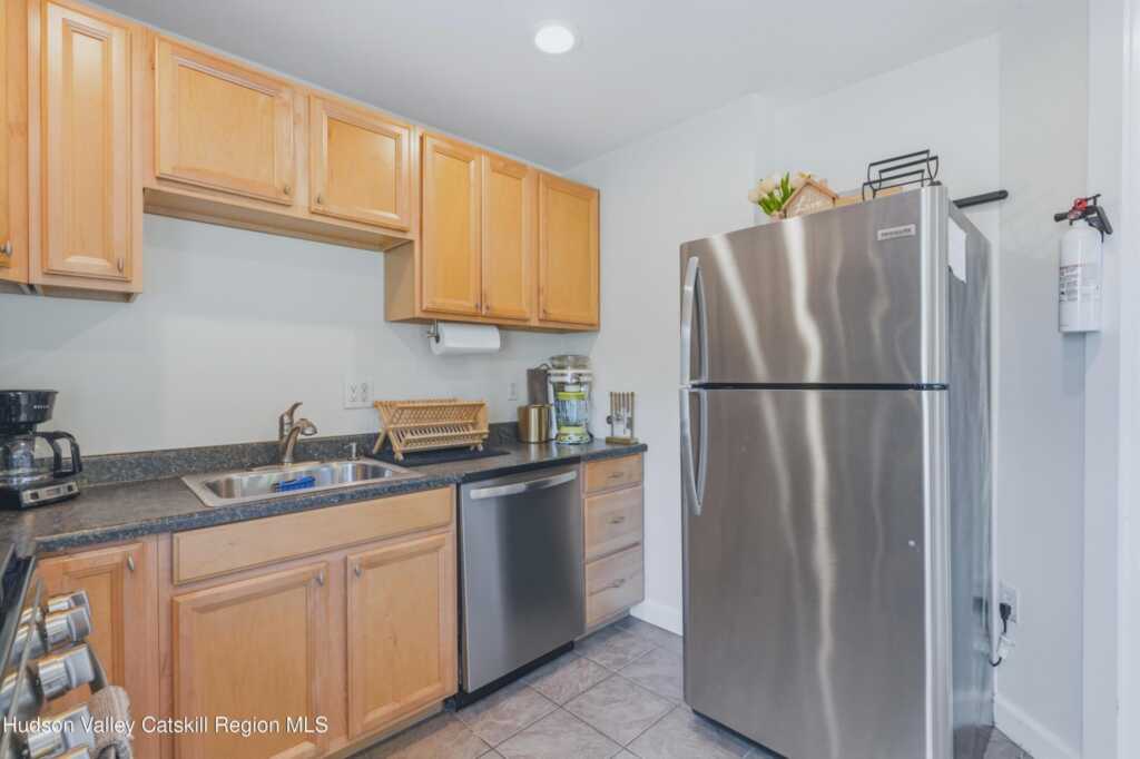 28 Railroad Avenue, Saugerties, NY 12477 - Photo 25 of 40