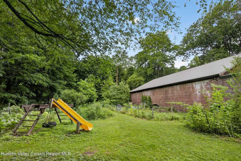 2 Cantines Island Lane, Saugerties, NY 12477 - Photo 31 of 33