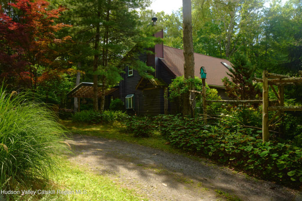 323 Beaverkill Road, Kingston, NY 12401 - Photo 2 of 32