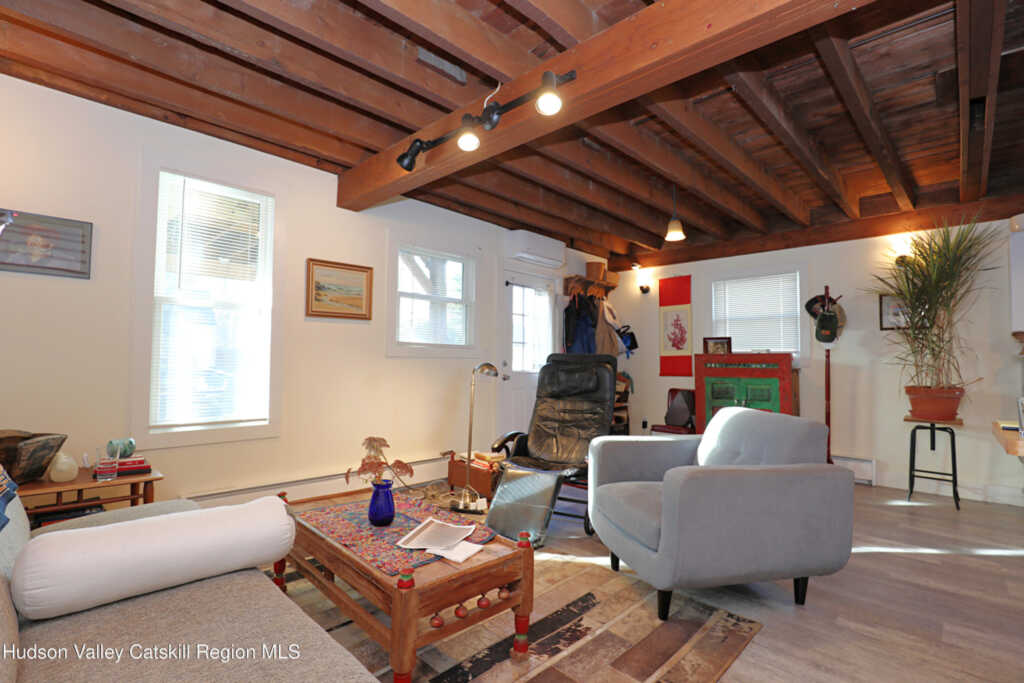 353 Washington Avenue, Kingston, NY 12401 - Photo 6 of 21