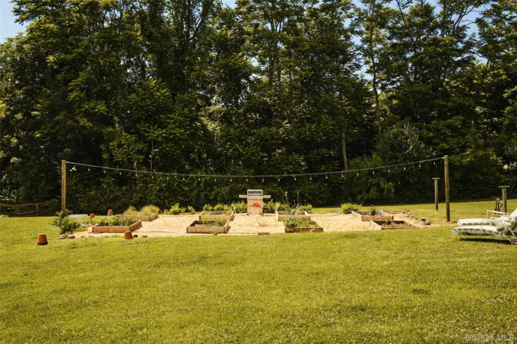637 Route 308, Rhinebeck, NY 12572 - Photo 23 of 25