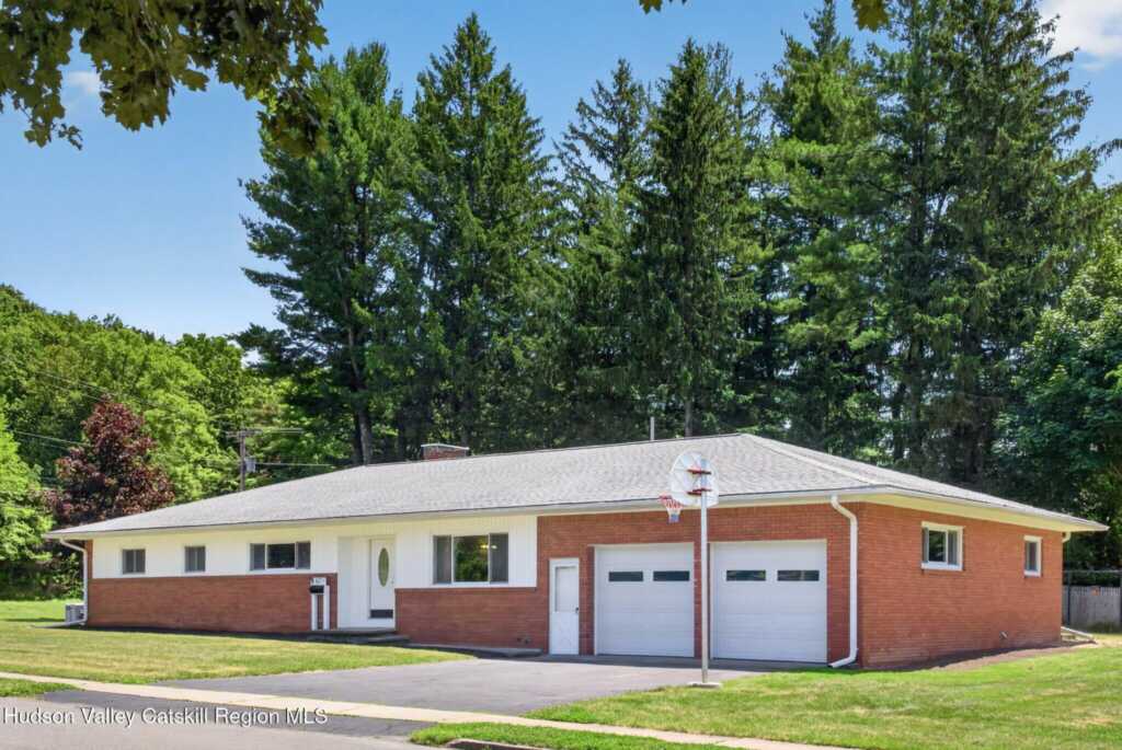 67 Finger Street, Saugerties, NY 12477