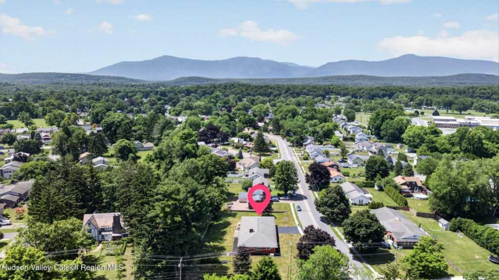 67 Finger Street, Saugerties, NY 12477 - Photo 2 of 28