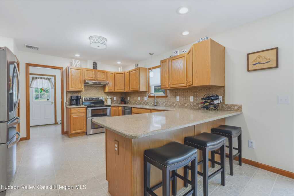 588 Linderman Avenue, Kingston, NY 12401 - Photo 12 of 45