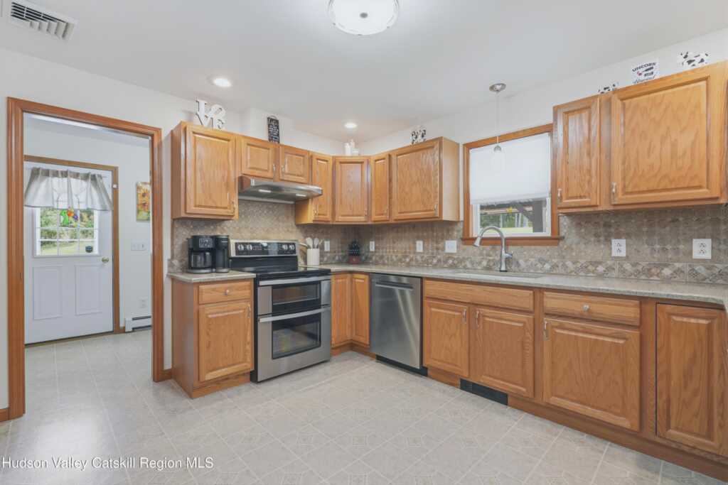 588 Linderman Avenue, Kingston, NY 12401 - Photo 14 of 45