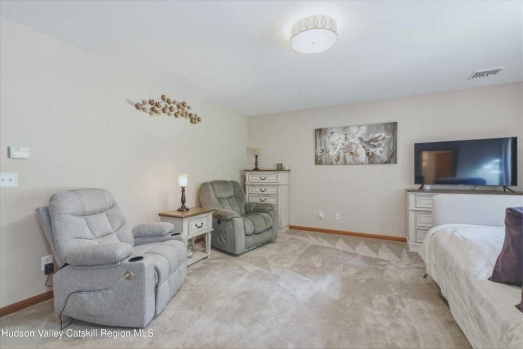 588 Linderman Avenue, Kingston, NY 12401 - Photo 24 of 45
