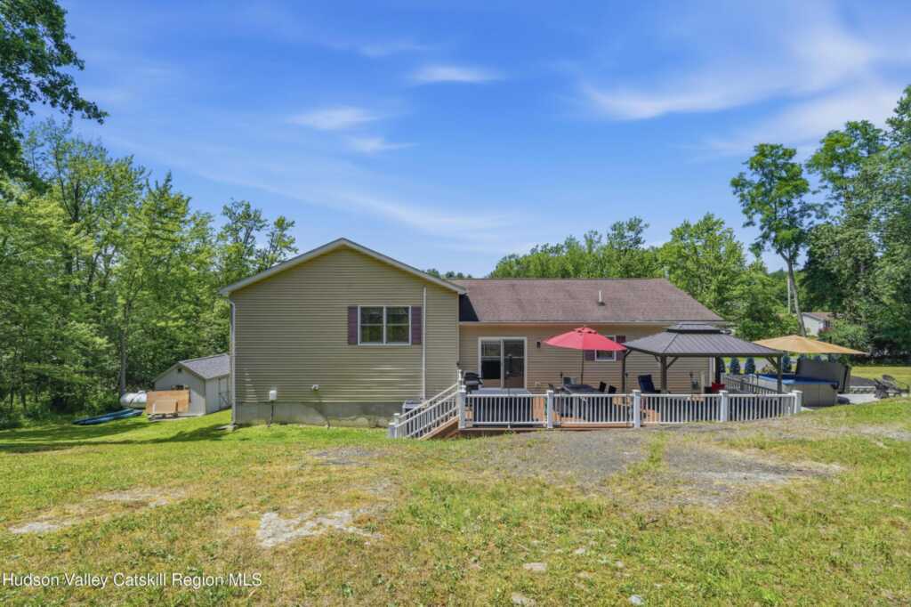 588 Linderman Avenue, Kingston, NY 12401 - Photo 37 of 45
