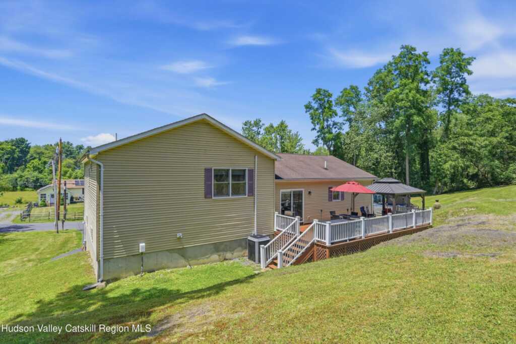 588 Linderman Avenue, Kingston, NY 12401 - Photo 38 of 45
