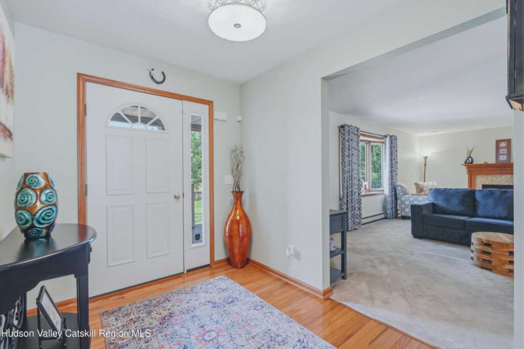 588 Linderman Avenue, Kingston, NY 12401 - Photo 5 of 45
