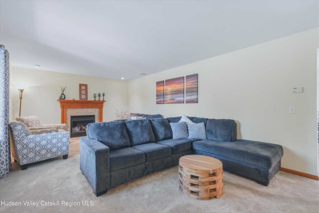 588 Linderman Avenue, Kingston, NY 12401 - Photo 8 of 45