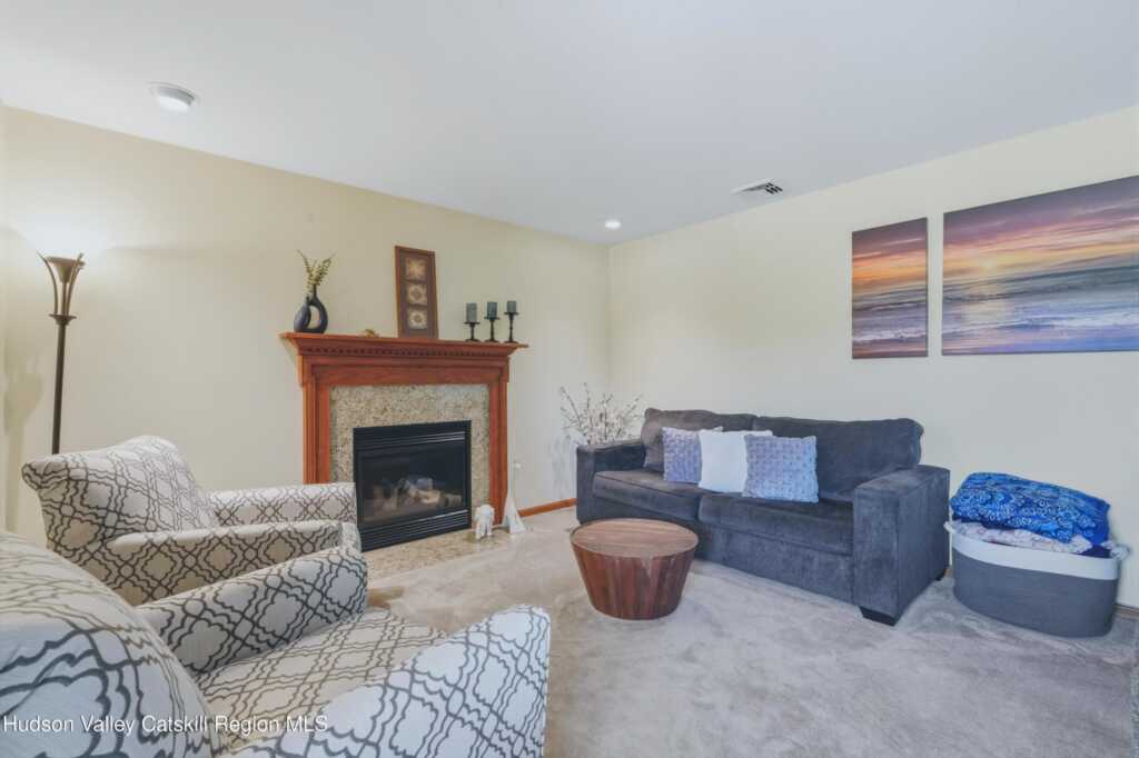 588 Linderman Avenue, Kingston, NY 12401 - Photo 9 of 45