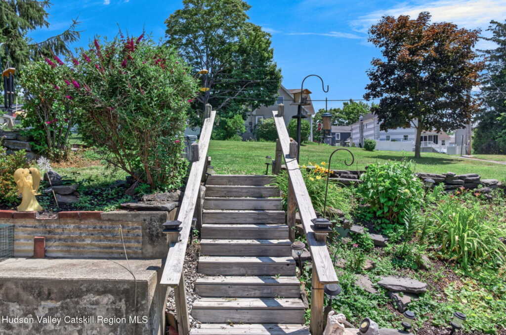 101 Bridge Street, Saugerties, NY 12477 - Photo 24 of 28