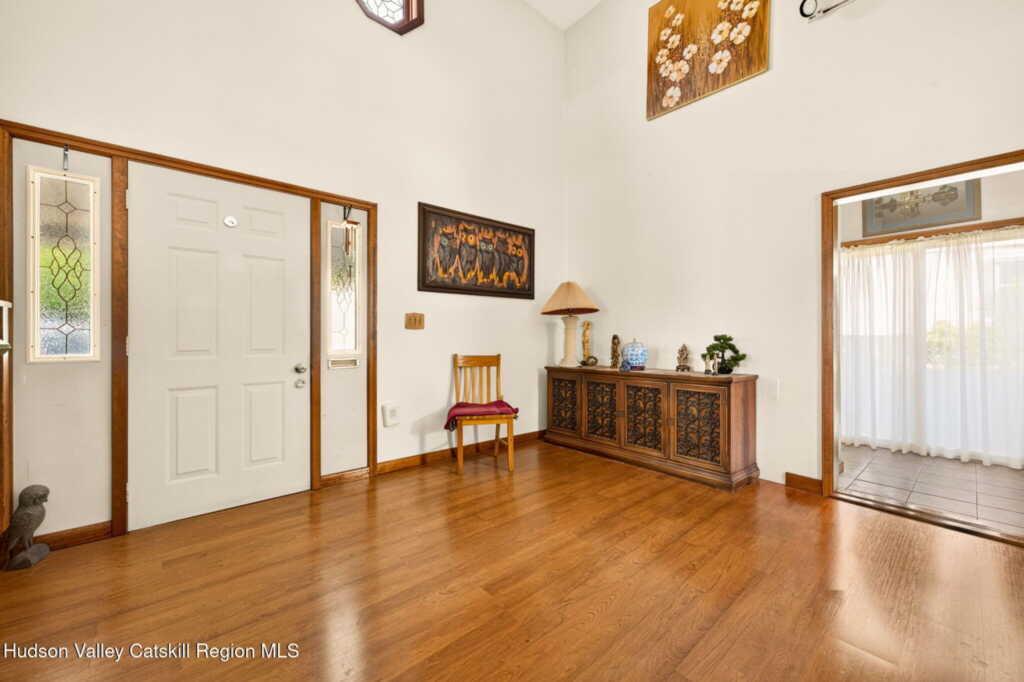 101 Bridge Street, Saugerties, NY 12477 - Photo 4 of 28