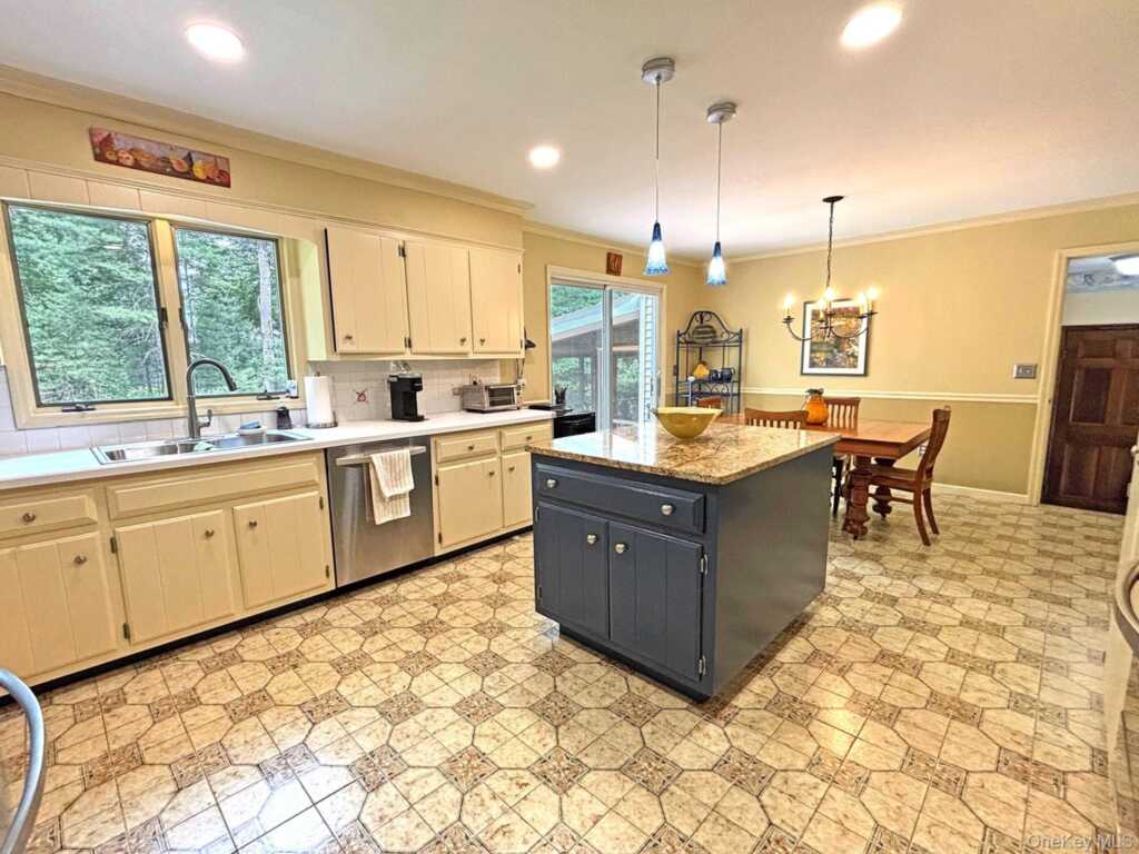24 Ryan Drive, Hurley, NY 12491 - Photo 19 of 47