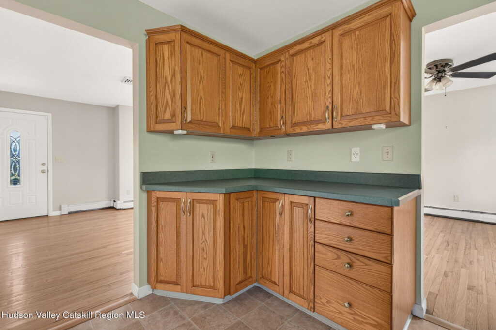114 Latham Circle, Saugerties, NY 12477 - Photo 7 of 28