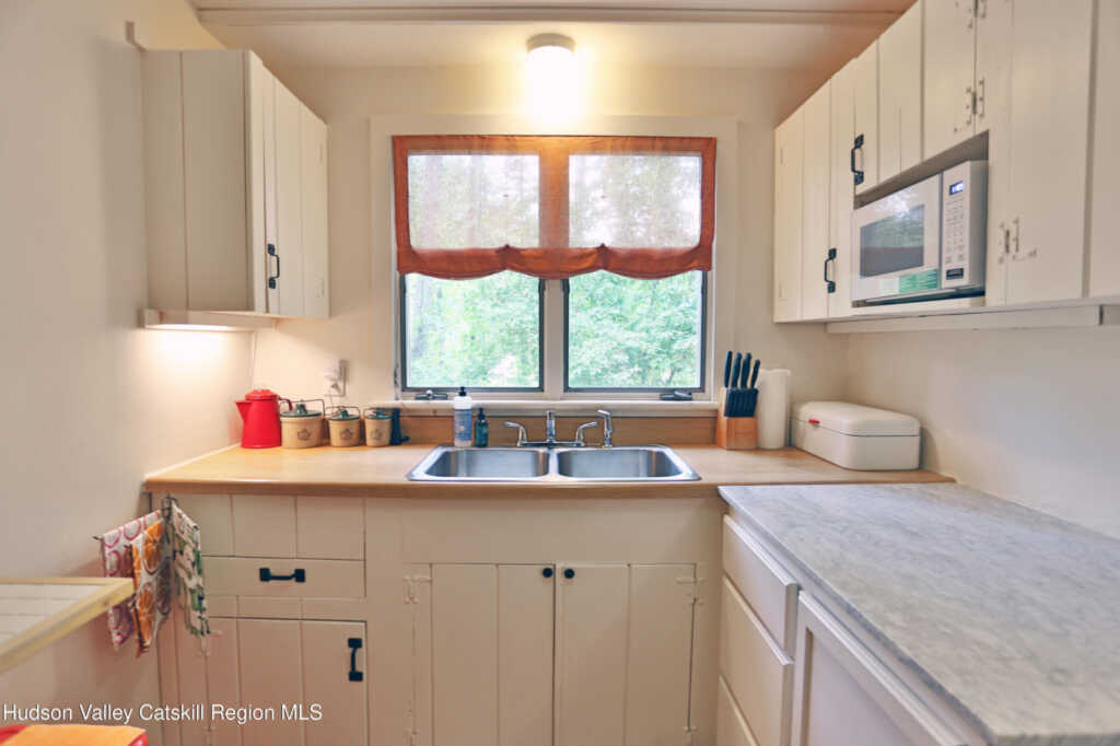 104 Dewitt Mills Road, Hurley, NY 12443 - Photo 6 of 20