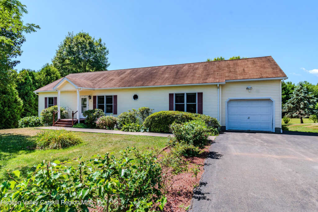 31 Josephs Drive, Saugerties, NY 12477 - Photo 5 of 32