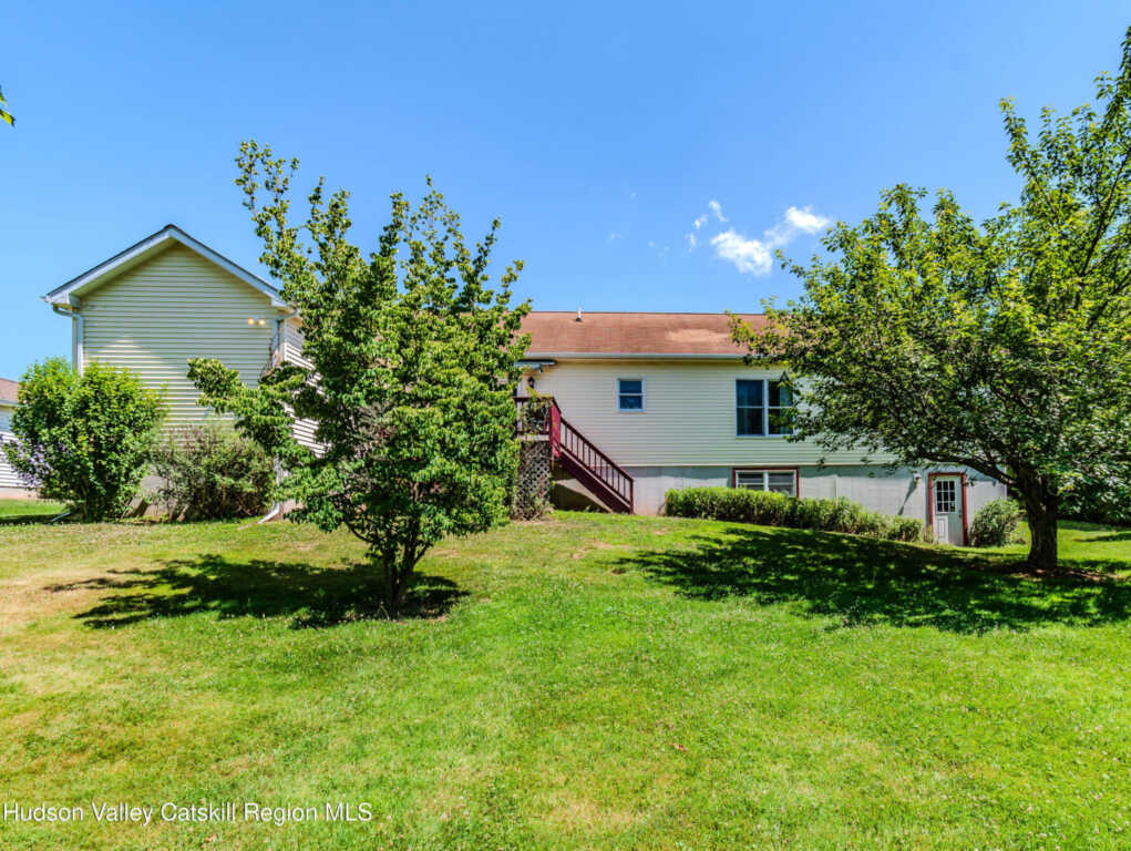31 Josephs Drive, Saugerties, NY 12477 - Photo 6 of 32