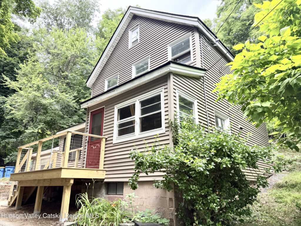 185 Pierpont Street, Kingston, NY 12401 - Photo 2 of 13