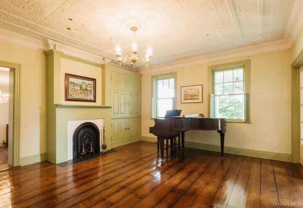 59 Hill Street, Saugerties, NY 12477 - Photo 12 of 41