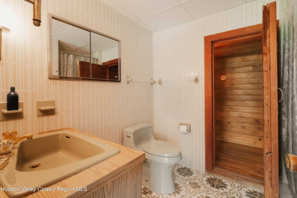 297-299 Ohayo Mountain Road, Woodstock, NY 12498 - Photo 21 of 46