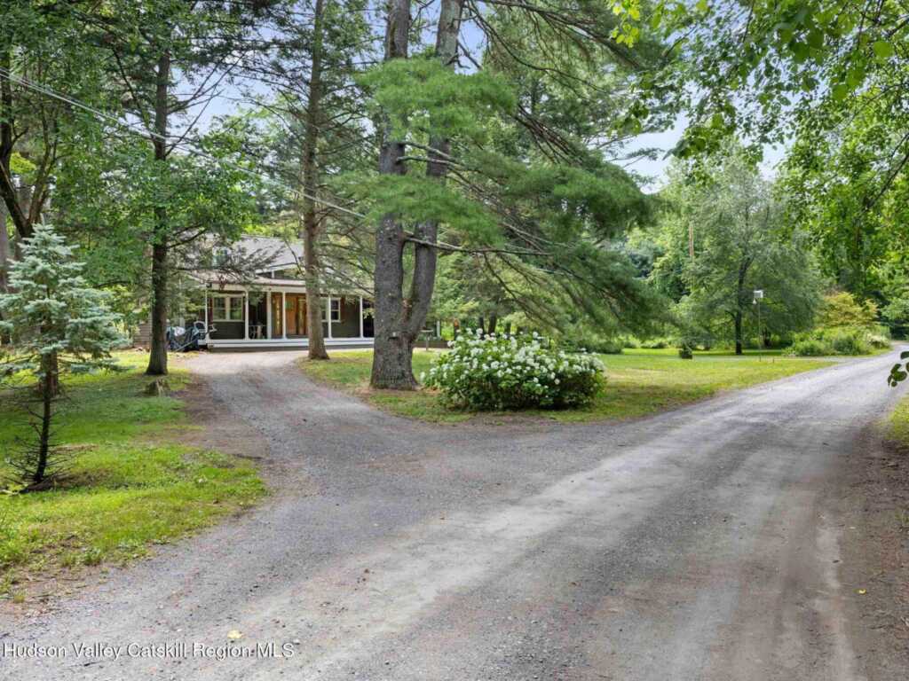 9 Creekside Lane, Rosendale, NY 12472 - Photo 6 of 50