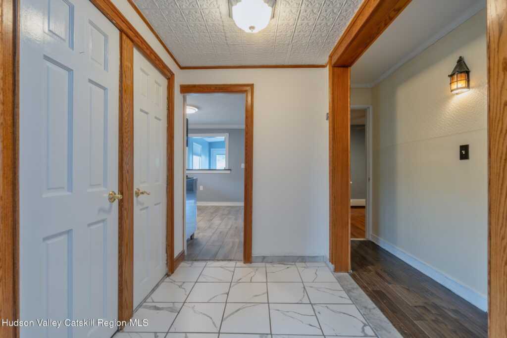 583 Savoy Street, Kingston, NY 12401 - Photo 7 of 36