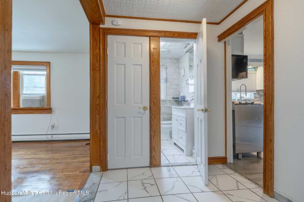 583 Savoy Street, Kingston, NY 12401 - Photo 8 of 36