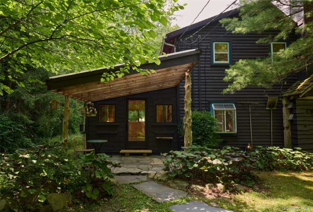 323 Beaverkill Road, Kingston, NY 12401