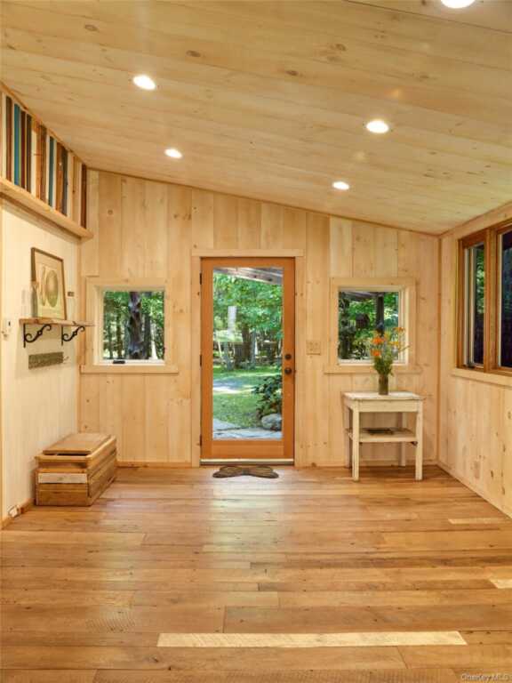 323 Beaverkill Road, Kingston, NY 12401 - Photo 4 of 32