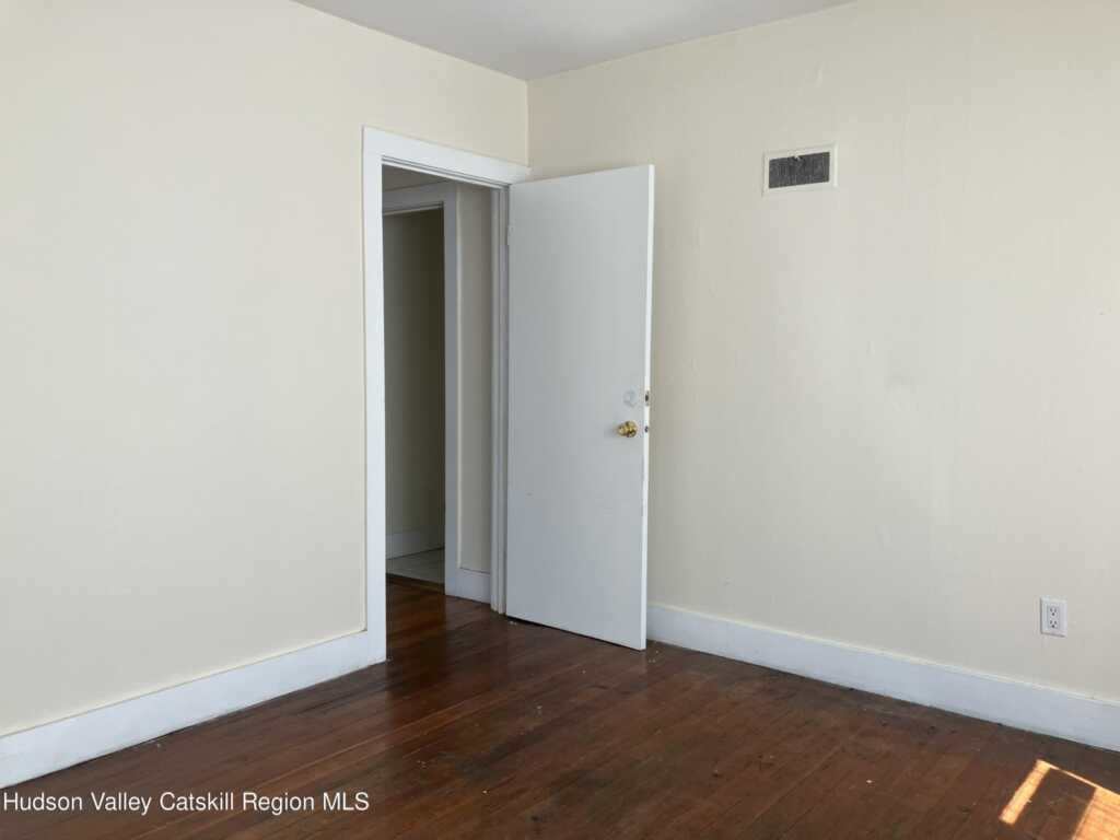 233 Main Street, New Paltz, NY 12561 - Photo 5 of 20
