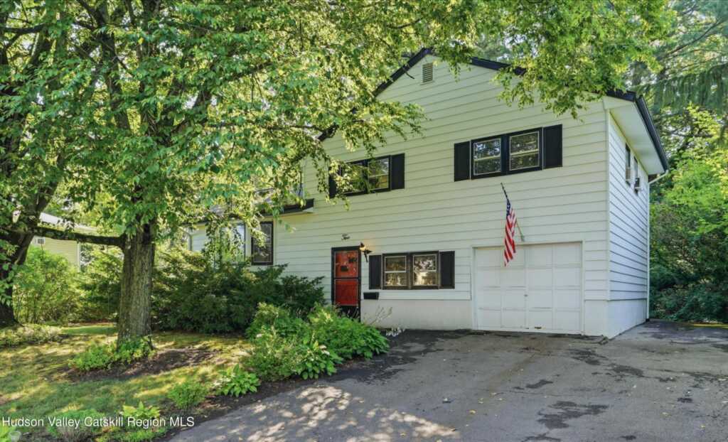 2 Cedar Lane, Saugerties, NY 12477