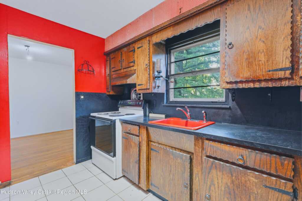 2 Cedar Lane, Saugerties, NY 12477 - Photo 11 of 25