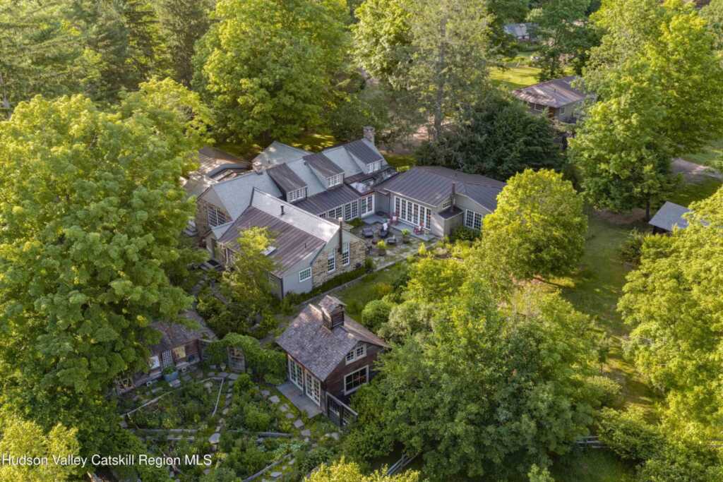1389 Rte 212, Saugerties, NY 12477