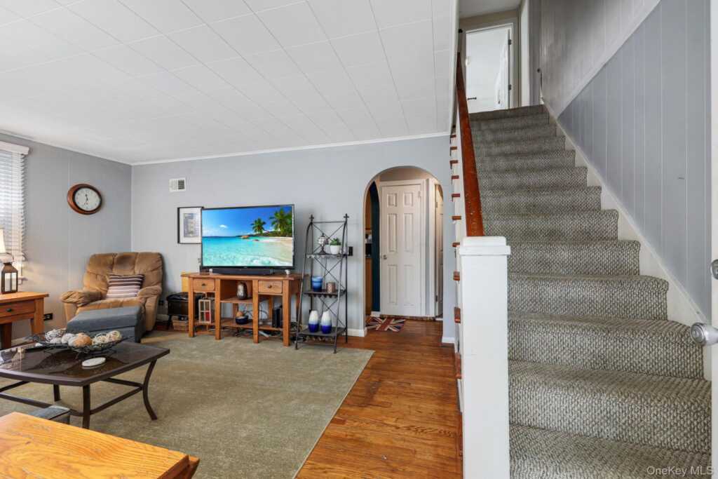 19 N Ohioville Road, New Paltz, NY 12561 - Photo 5 of 41