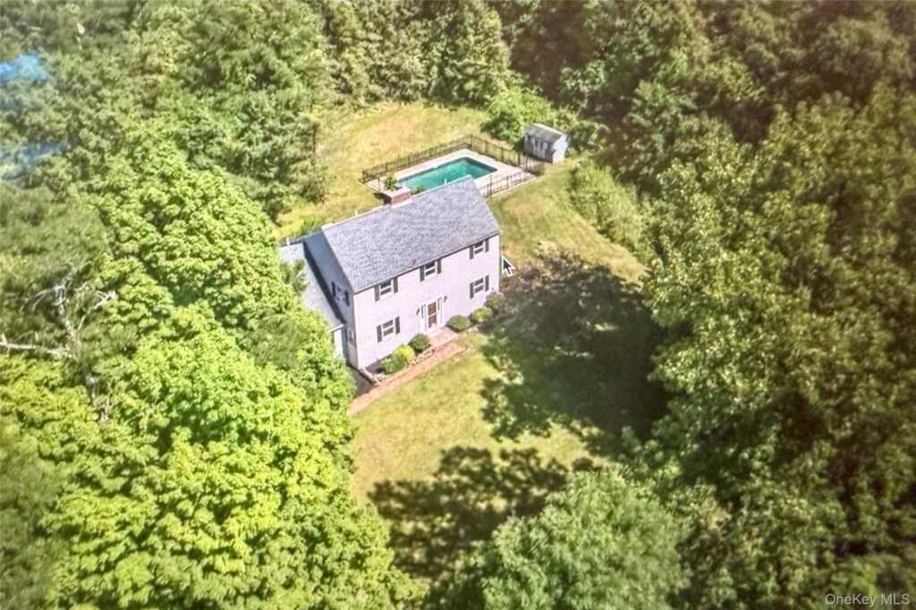 4 Cove Road, Rhinebeck, NY 12572 - Photo 3 of 37
