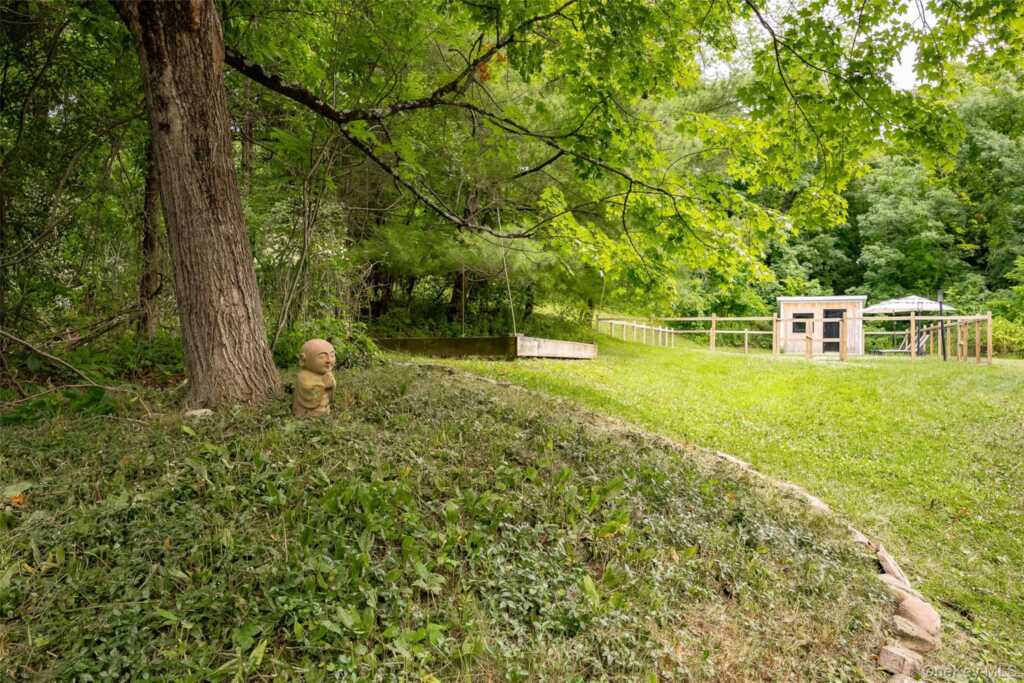 4 Cove Road, Rhinebeck, NY 12572 - Photo 30 of 37