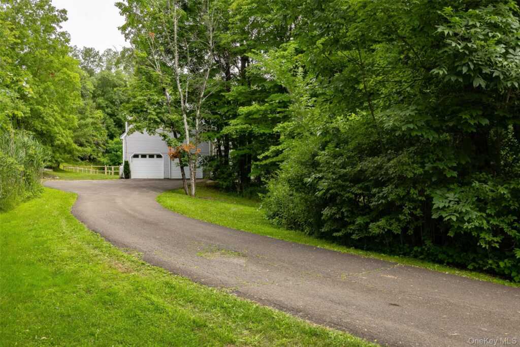 4 Cove Road, Rhinebeck, NY 12572 - Photo 32 of 37