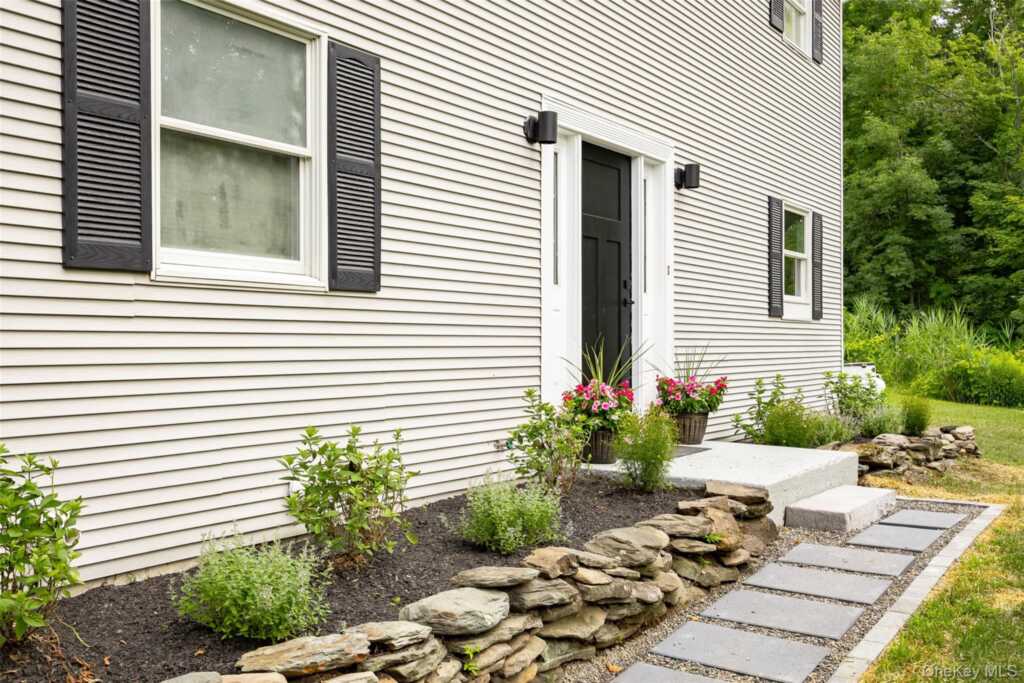 4 Cove Road, Rhinebeck, NY 12572 - Photo 5 of 37
