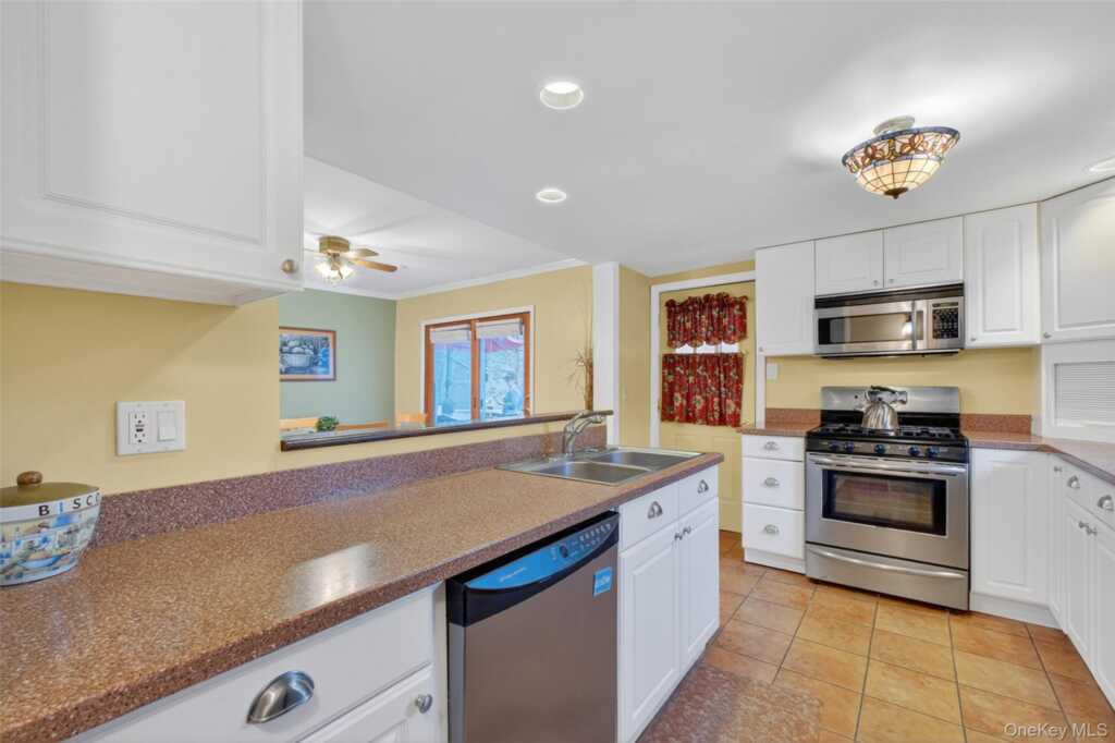 333 Canoe Hill Road, Saugerties, NY 12477 - Photo 15 of 34