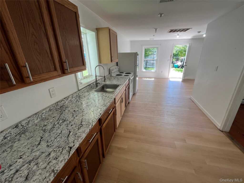 2694 Route 9W, Saugerties, NY 12477 - Photo 3 of 10