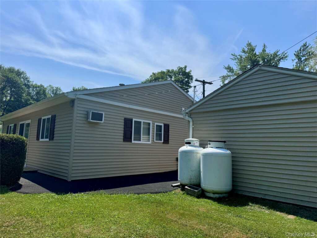 1 Center Road, Rosendale, NY 12440 - Photo 2 of 23