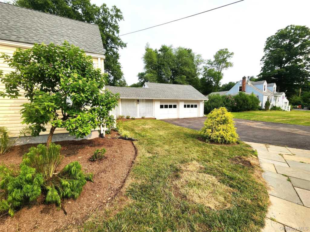 715 Lucas Avenue Extension, Hurley, NY 12443 - Photo 5 of 33