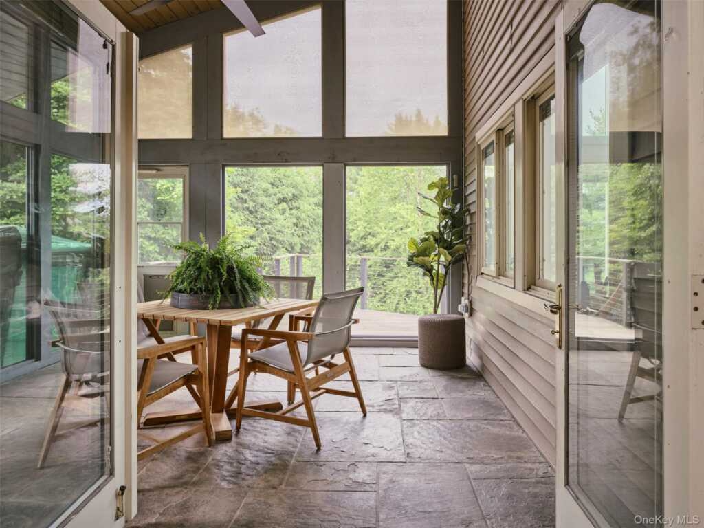 139 Jeffrey Lane, Hurley, NY 12443 - Photo 4 of 37