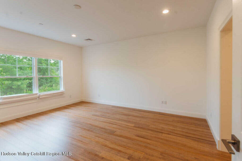 43 Oakwood Lane, Rhinebeck, NY 12572 - Photo 13 of 28