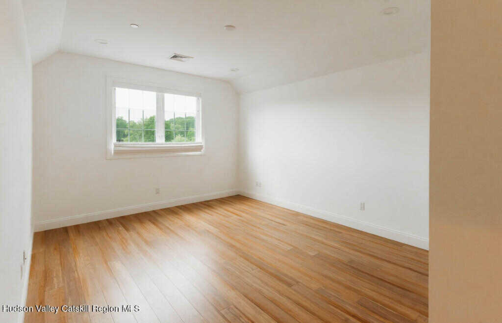 43 Oakwood Lane, Rhinebeck, NY 12572 - Photo 20 of 28