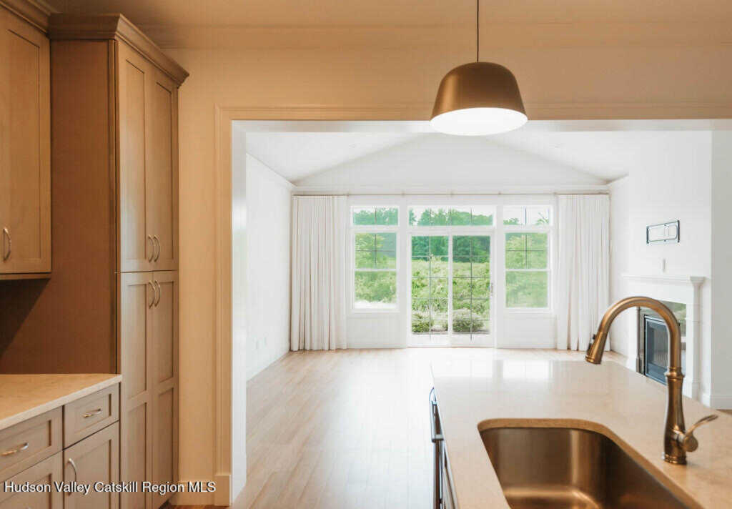 43 Oakwood Lane, Rhinebeck, NY 12572 - Photo 9 of 28
